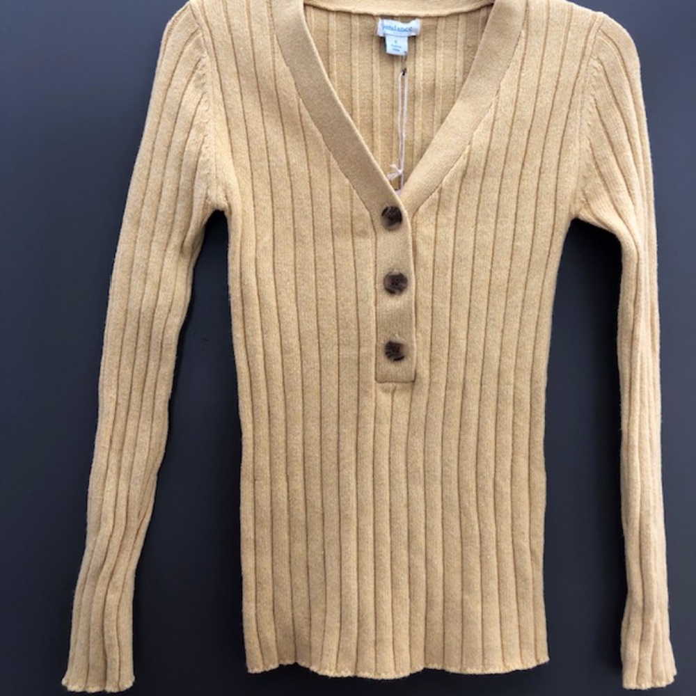 Long sleeved henley from Sundance. NEW!!! XL
